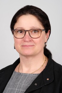 Portraitbild von Eveline Bohnenblust, Leiterin der Abteilung Sucht